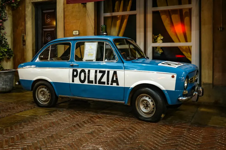 Padova, identificato l’autore delle scritte contro Telenuovo: Stefani ringrazia la Digos