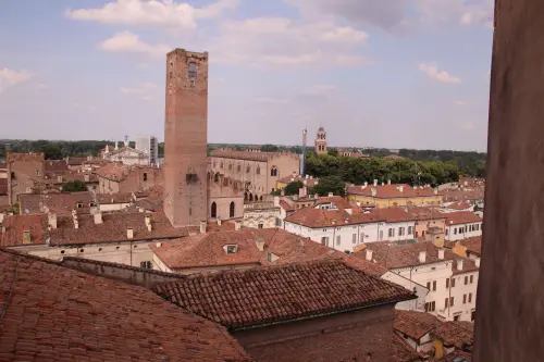 Rovigo, aperitivo e brindisi sulla Torre Donà il 6 agosto
